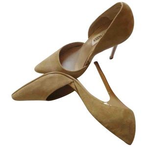 Great condition Steve Madden brand suede heels. Perfect for spring!